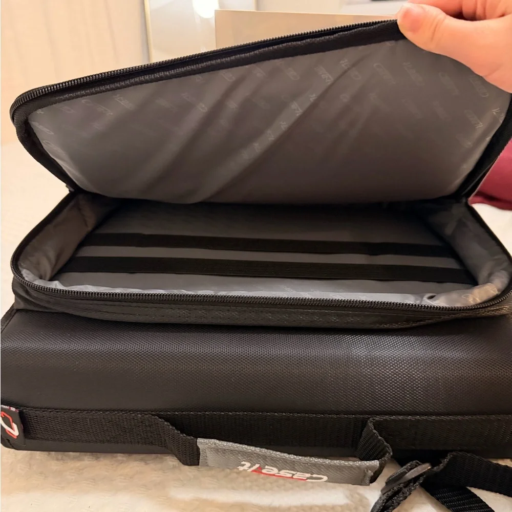 Caset Black Camera Shoulder Bag